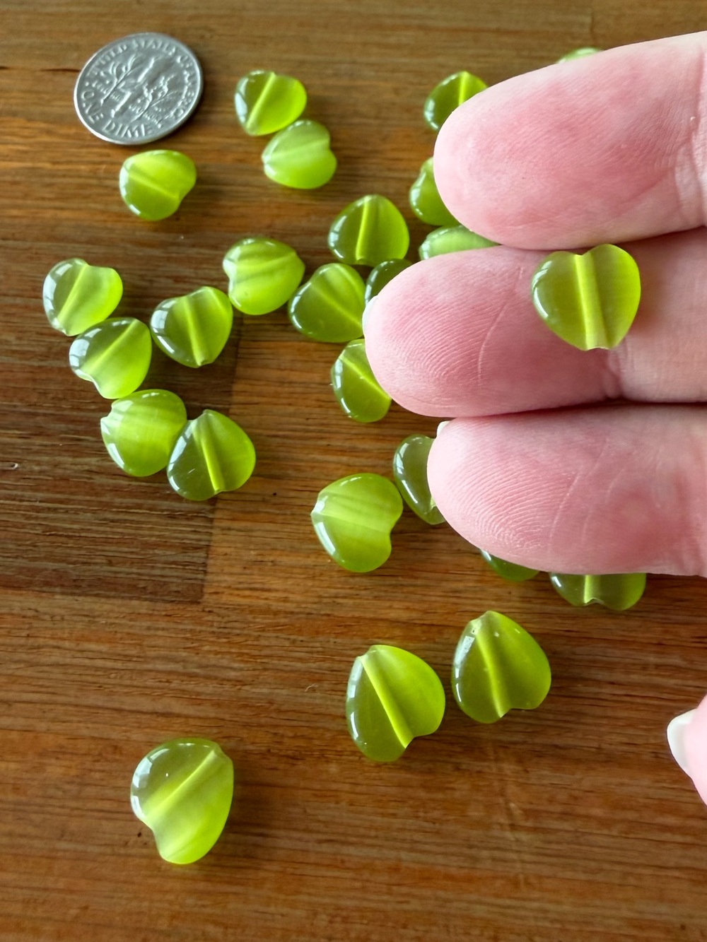 30 Pretty Lime Green 9mm Cat Eye Heart Beads for Jewelry Craft Making